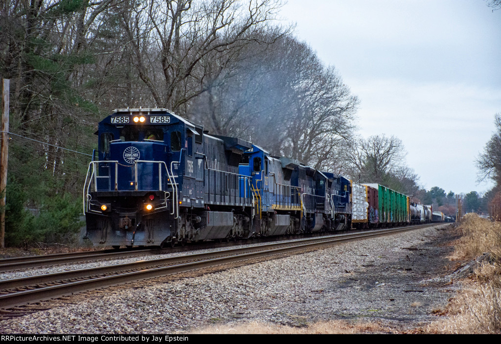 MEC 7585 leads AYPO east at Snake Hill Road 